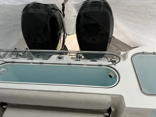 Slide: The Image of Sea Fox 328 Commander 2022 - 10