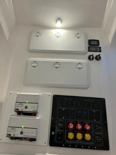Slide: The Image of Sea Fox 328 Commander 2022 - 4