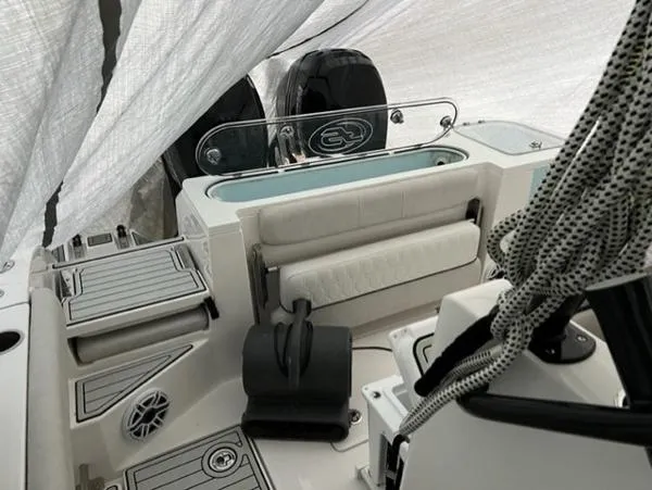 Slide: The Image of Sea Fox 328 Commander 2022 - 9