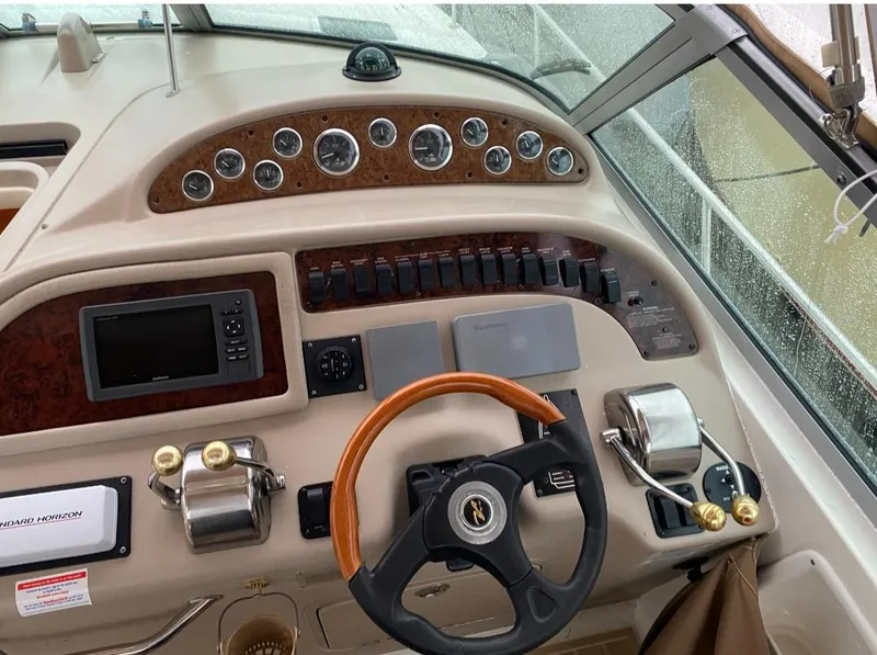 Slide: The Image of Sea Ray 310 Sundancer 2001 - 4