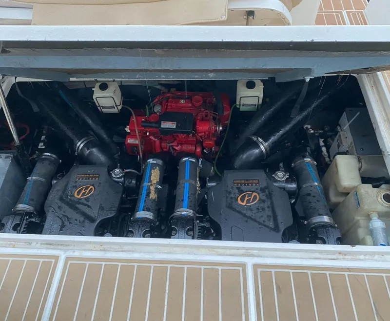 Slide: The Image of Sea Ray 310 Sundancer 2001 - 6