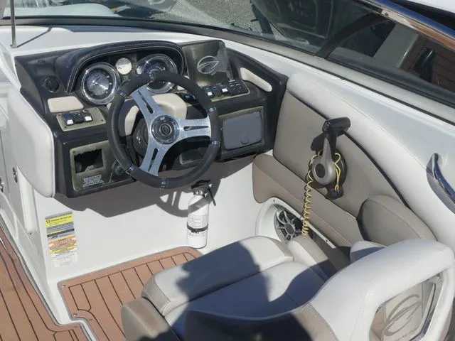 Slide: The Image of Crownline Boats E4 XS 2017 - 14