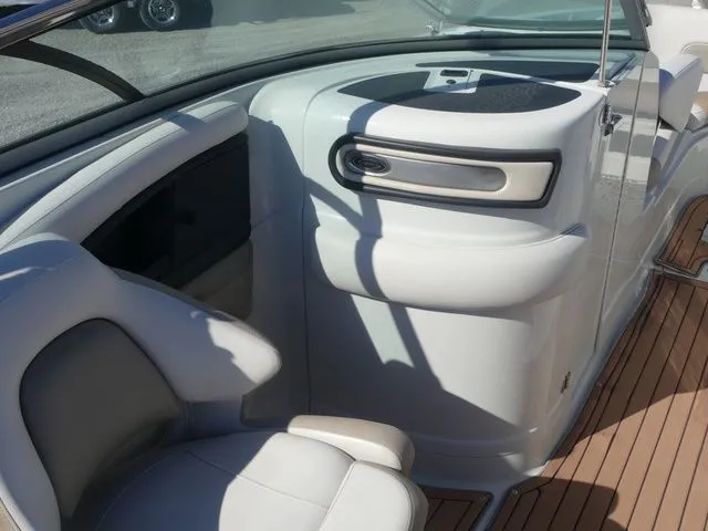 Slide: The Image of Crownline Boats E4 XS 2017 - 16