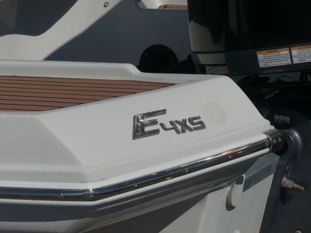 Slide: The Image of Crownline Boats E4 XS 2017 - 8