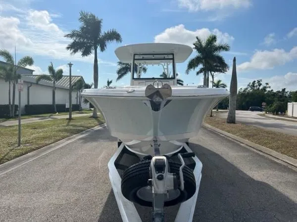 Slide: The Image of Robalo R302 2018 - 10