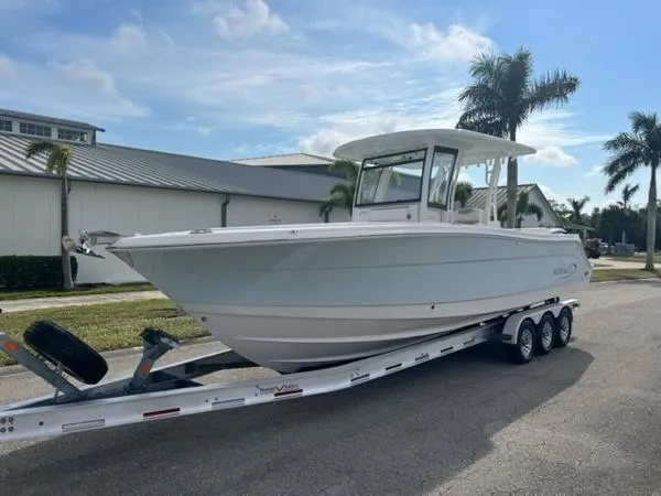 Slide: The Image of Robalo R302 2018 - 2