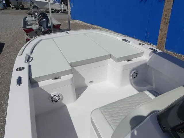 Slide: The Image of Twin Vee 22 BayCat 2026 - 11