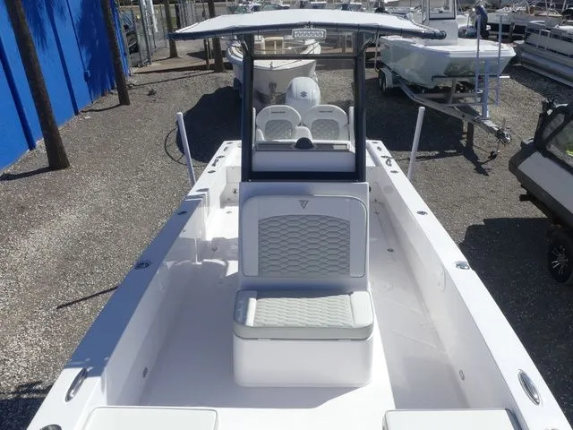 Slide: The Image of Twin Vee 22 BayCat 2026 - 12