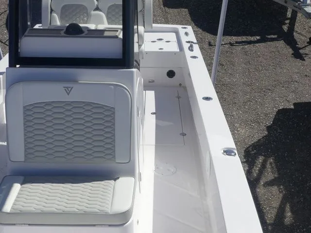 Slide: The Image of Twin Vee 22 BayCat 2026 - 14