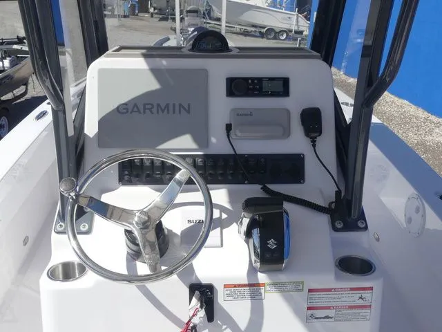 Slide: The Image of Twin Vee 22 BayCat 2026 - 17