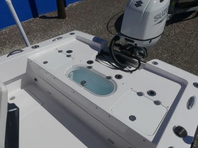 Slide: The Image of Twin Vee 22 BayCat 2026 - 18