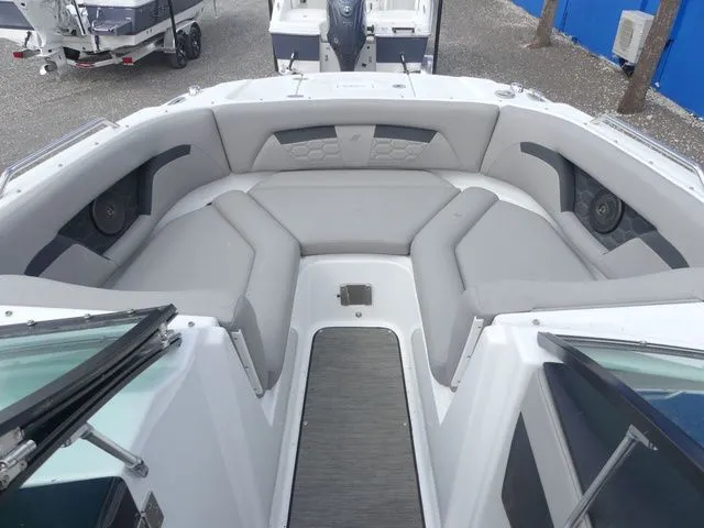 Slide: The Image of Four Winns HD3 OB 2022 - 12