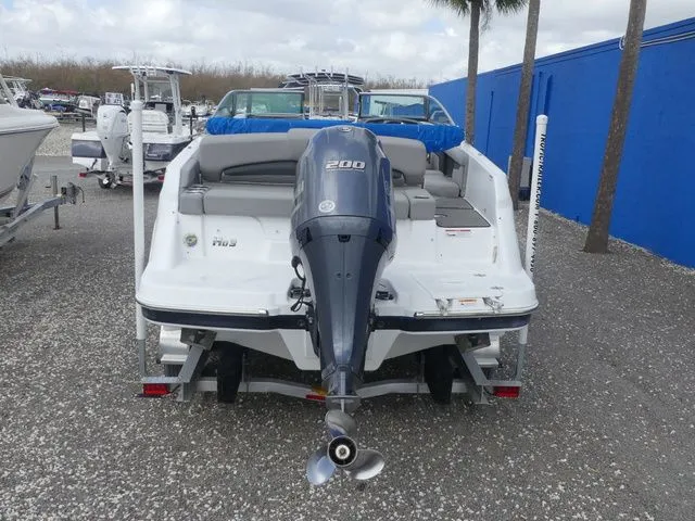 Slide: The Image of Four Winns HD3 OB 2022 - 5