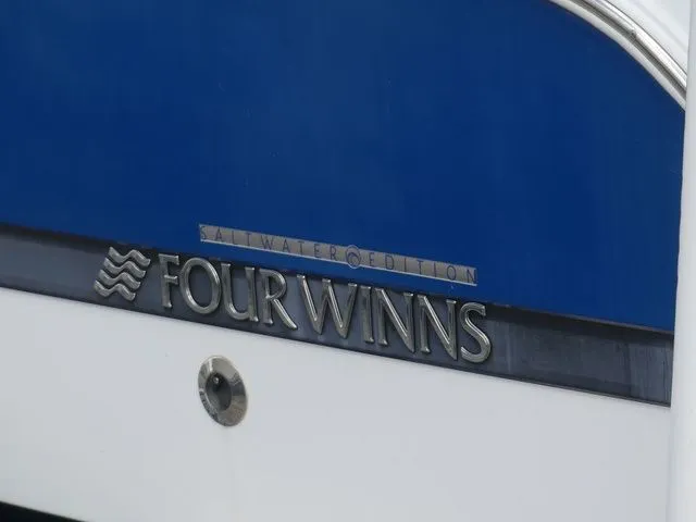 Slide: The Image of Four Winns HD3 OB 2022 - 7