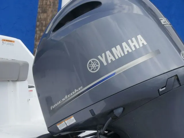 Slide: The Image of Four Winns HD3 OB 2022 - 9