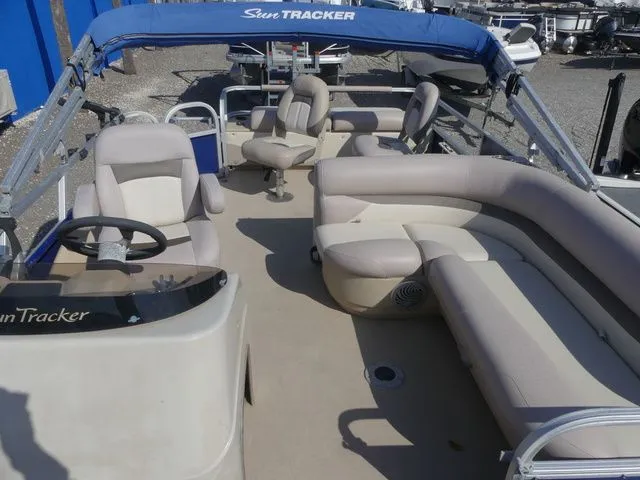 Slide: The Image of Sun Tracker Fishin' Barge 20 DLX 2014 - 12