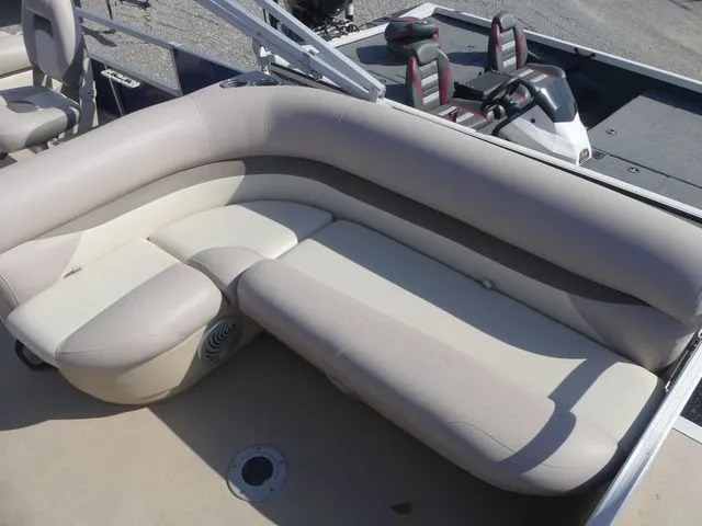 Slide: The Image of Sun Tracker Fishin' Barge 20 DLX 2014 - 16