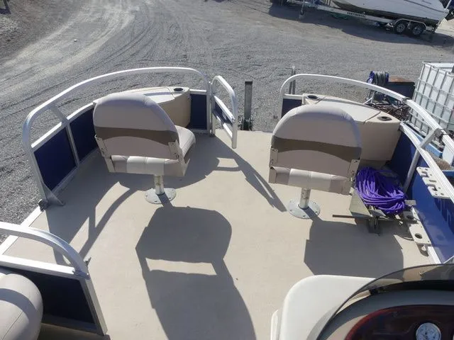 Slide: The Image of Sun Tracker Fishin' Barge 20 DLX 2014 - 17