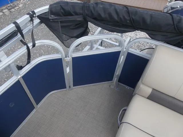 Slide: The Image of Sun Tracker Party Barge 20 DLX 2022 - 15