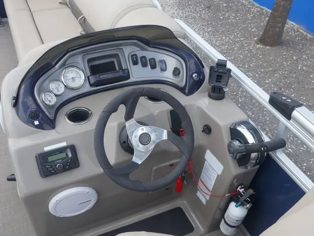 Slide: The Image of Sun Tracker Party Barge 20 DLX 2022 - 16