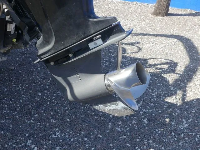 Slide: The Image of Sun Tracker Fishin' Barge 20 DLX 2019 - 11