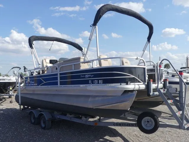 Slide: The Image of Sun Tracker Fishin' Barge 20 DLX 2019 - 3