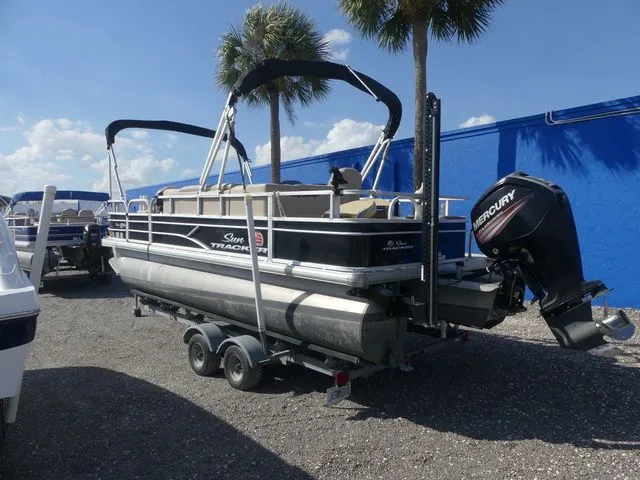 Slide: The Image of Sun Tracker Fishin' Barge 20 DLX 2019 - 6