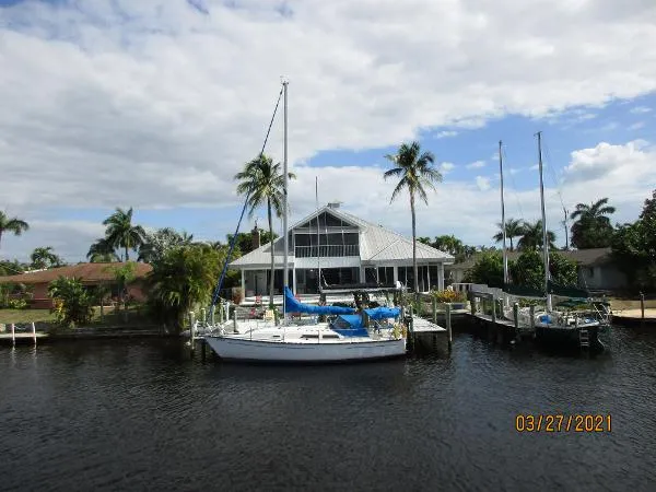 Slide: The Image of Mirage 33 Sloop 1983 - 4