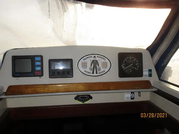 Slide: The Image of Mirage 33 Sloop 1983 - 8