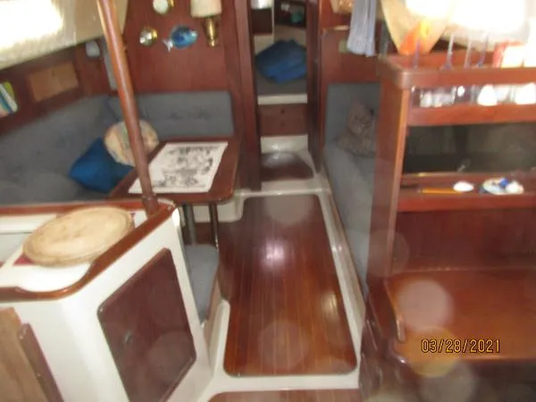 Slide: The Image of Mirage 33 Sloop 1983 - 9