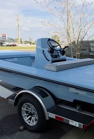 Slide: The Image of Maverick 18 HPX-V 2026 - 10