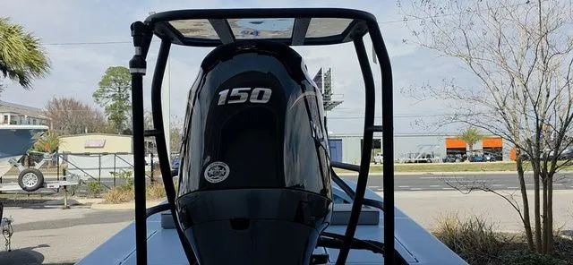 Slide: The Image of Maverick 18 HPX-V 2026 - 16