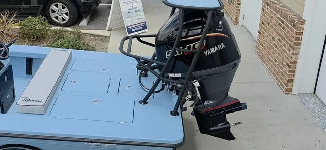 Slide: The Image of Maverick 18 HPX-V 2026 - 9