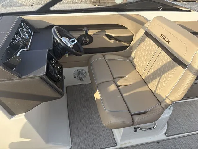 Slide: The Image of Sea Ray SLX 280 2016 - 13