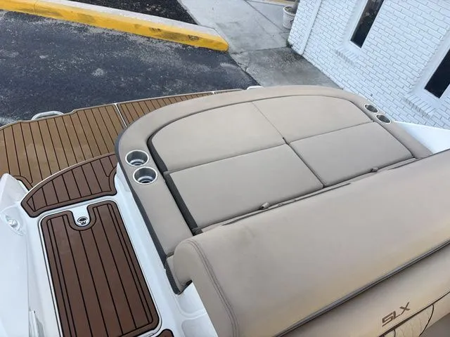 Slide: The Image of Sea Ray SLX 280 2016 - 18