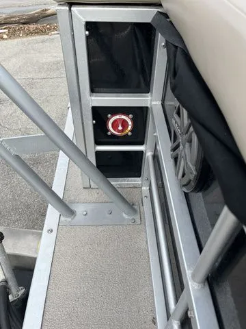 Slide: The Image of Bentley Pontoons 243 Cruise SE 2015 - 15