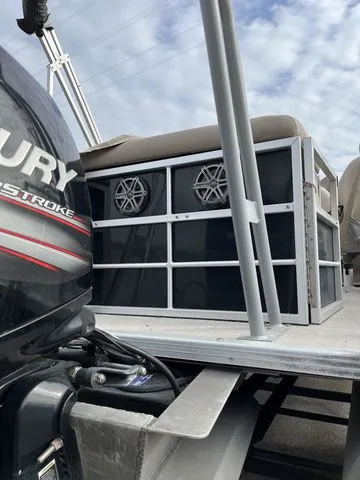 Slide: The Image of Bentley Pontoons 243 Cruise SE 2015 - 16