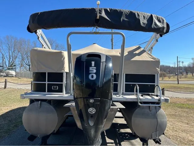 Slide: The Image of Bentley Pontoons 243 Cruise SE 2015 - 7