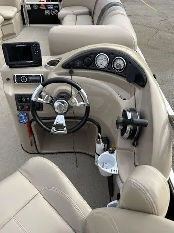 Slide: The Image of Bentley Pontoons 243 Cruise SE 2015 - 9