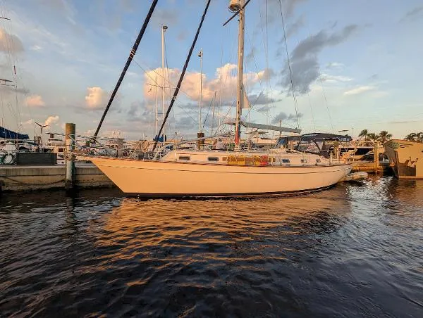 Slide: The Image of Island Packet 420 2001 - 2