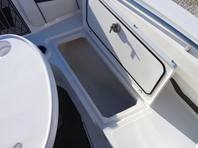 Slide: The Image of Wellcraft 222 Fisherman 2022 - 6