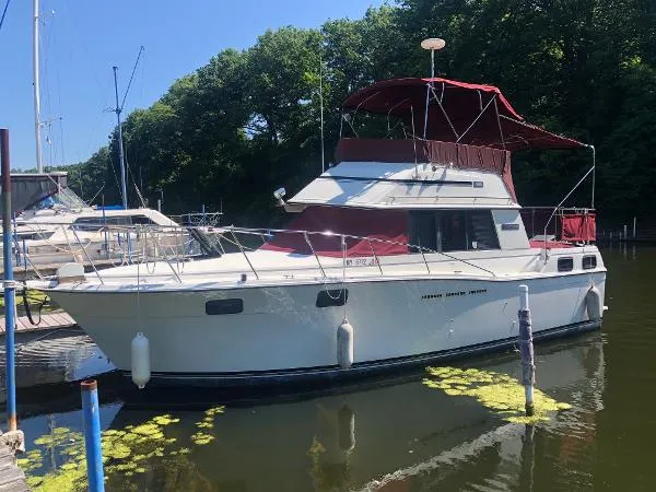 Slide: The Image of Carver Yachts 32 Aft Cabin 1988 - 0