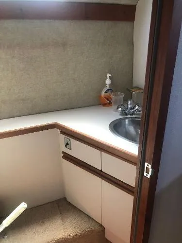 Slide: The Image of Carver Yachts 32 Aft Cabin 1988 - 2