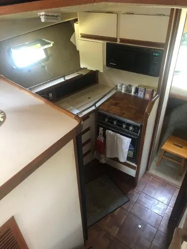 Slide: The Image of Carver Yachts 32 Aft Cabin 1988 - 8