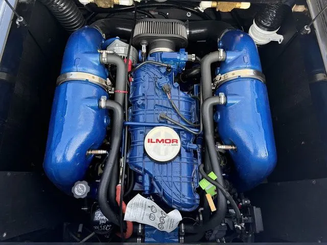 Slide: The Image of MasterCraft XT22 2020 - 24