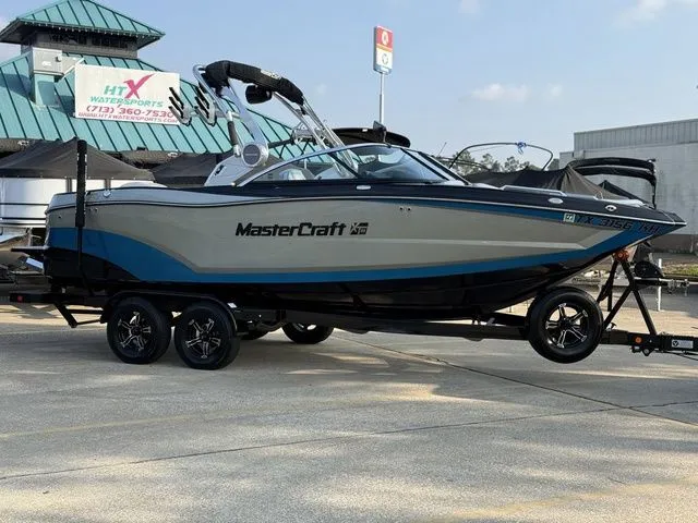 Slide: The Image of MasterCraft XT22 2020 - 8