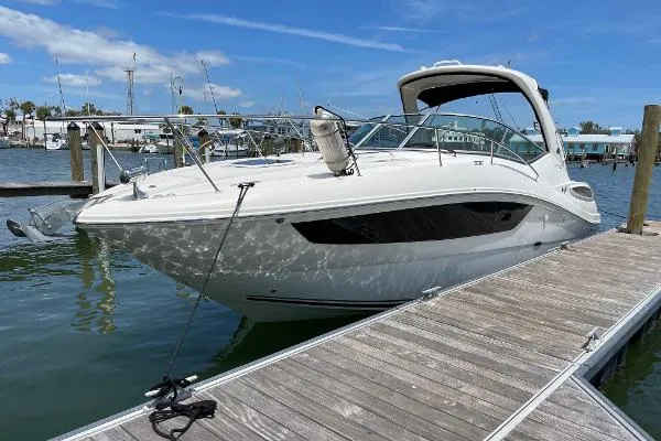 Slide: The Image of Sea Ray 330 Sundancer 2016 - 0