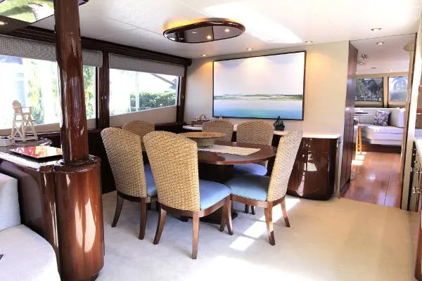 Slide: The Image of Lazzara Yachts 80 Skylounge 2002 - 9
