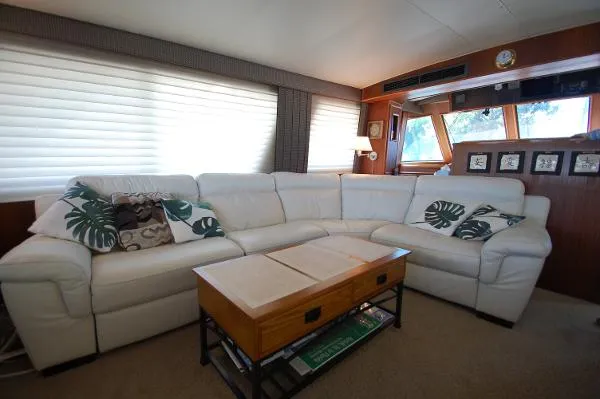 Slide: The Image of Hatteras 61 Cockpit Motor Yacht 1984 - 10
