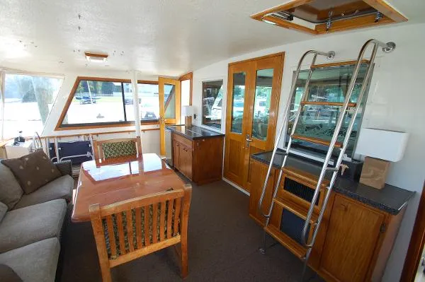 Slide: The Image of Hatteras 61 Cockpit Motor Yacht 1984 - 6